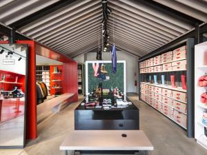 Hunter Boots Central Valley, NY cThree Architecture