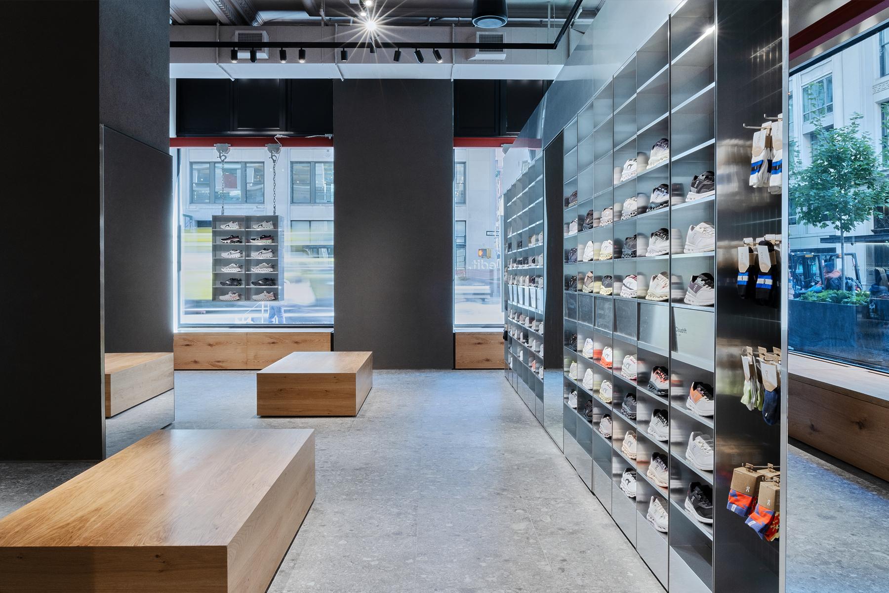 On Running Retail CThree Architecture + Design, PC